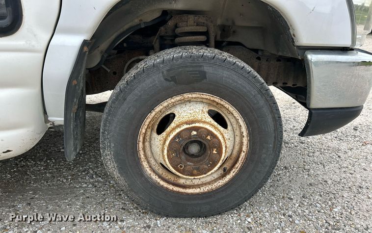 image for item EK3678 2008 Ford E350 Super Duty shuttle bus