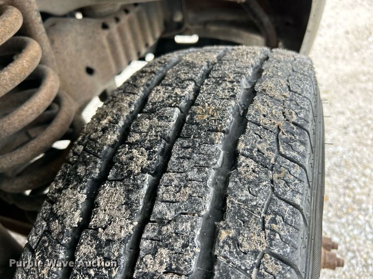 image for item EK3678 2008 Ford E350 Super Duty shuttle bus