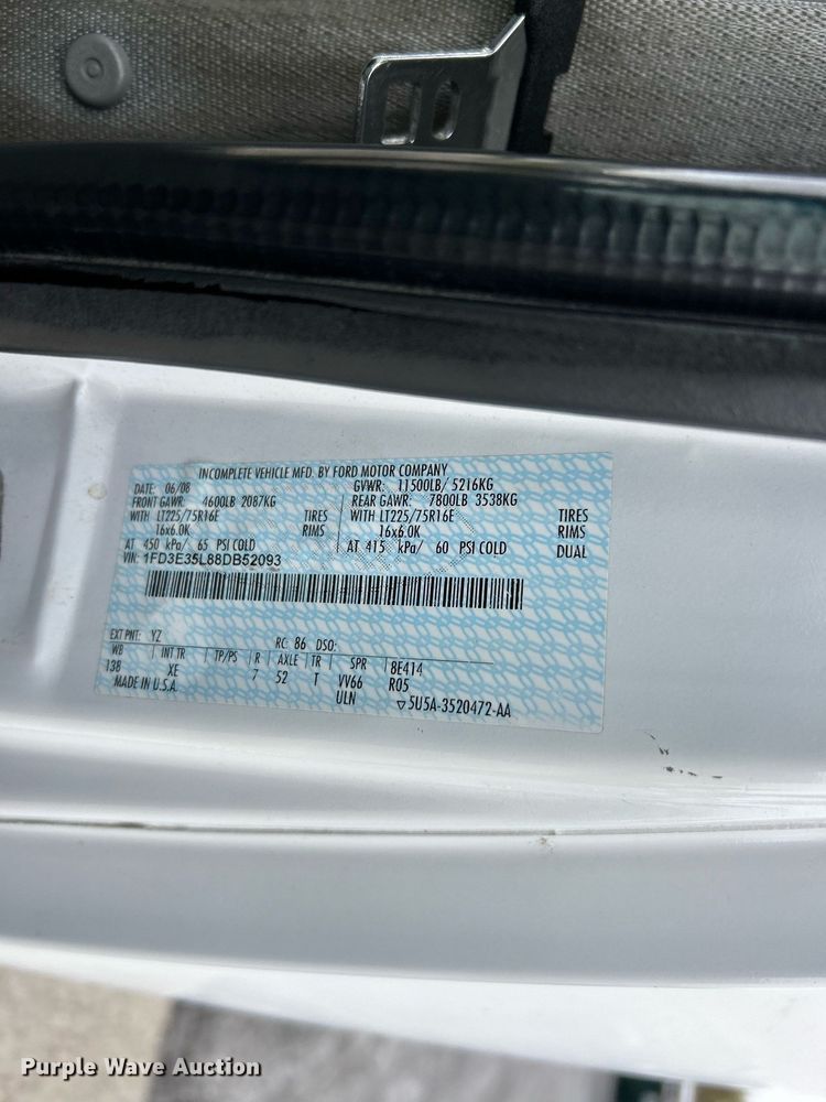 image for item EK3678 2008 Ford E350 Super Duty shuttle bus