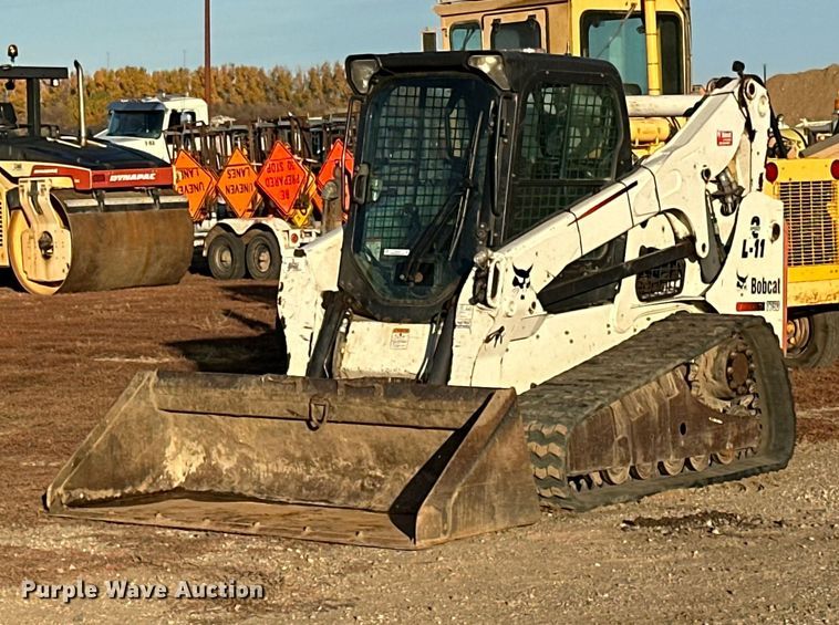 image for item EN2546 2012 Bobcat T750 tracked skid steer loader