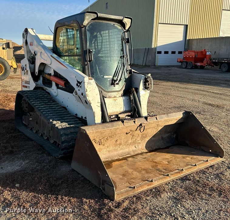 image for item EN2546 2012 Bobcat T750 tracked skid steer loader