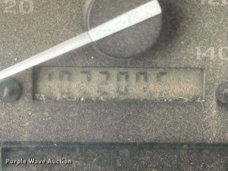 image for item ER8212 1993 Ford F-Super Duty dump truck