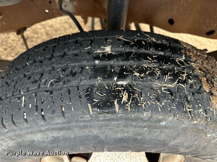 image for item ER8212 1993 Ford F-Super Duty dump truck