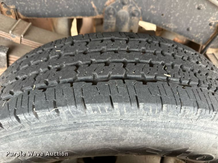 image for item ER8212 1993 Ford F-Super Duty dump truck