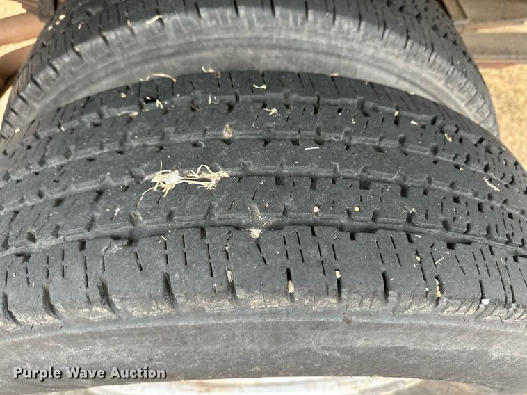 image for item ER8212 1993 Ford F-Super Duty dump truck