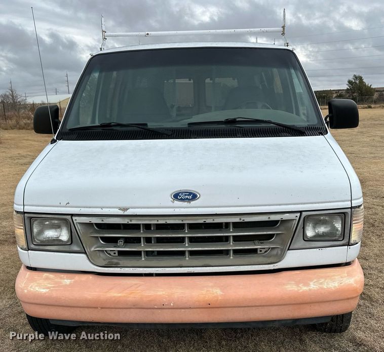 image for item ER8213 1994 Ford Club Wagon van