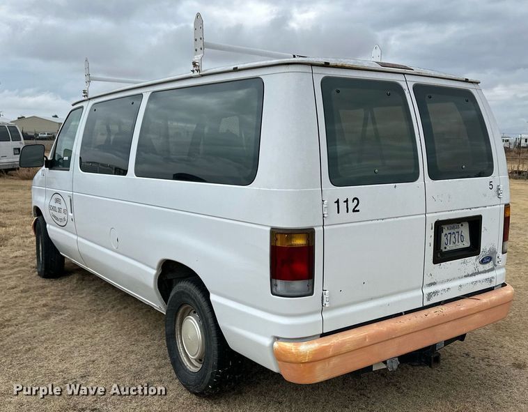 image for item ER8213 1994 Ford Club Wagon van