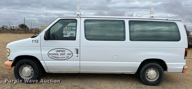 image for item ER8213 1994 Ford Club Wagon van