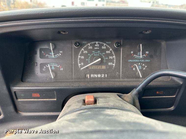 image for item ER8213 1994 Ford Club Wagon van