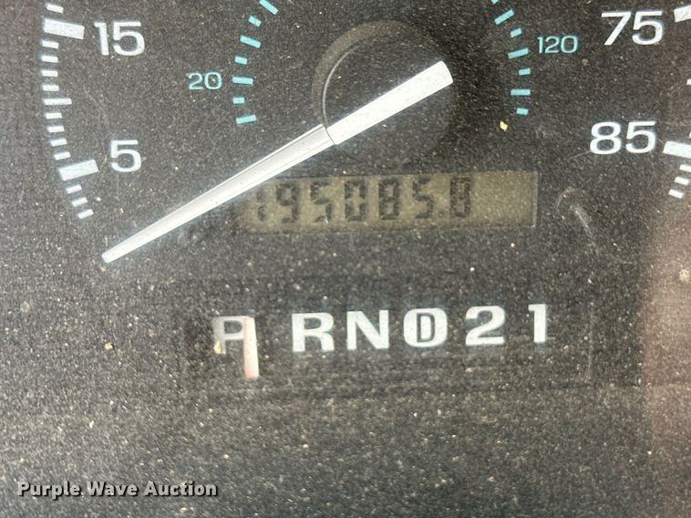 image for item ER8213 1994 Ford Club Wagon van