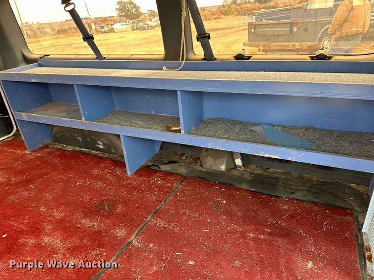 image for item ER8213 1994 Ford Club Wagon van