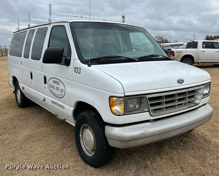 image for item ER8214 1996 Ford Club Wagon van
