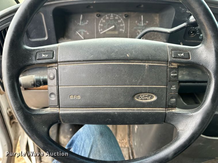 image for item ER8214 1996 Ford Club Wagon van