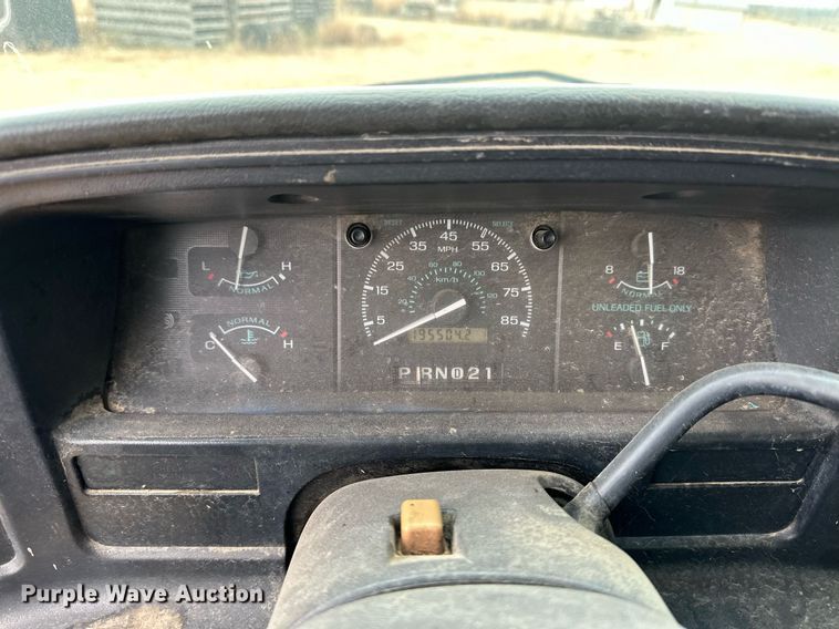 image for item ER8214 1996 Ford Club Wagon van