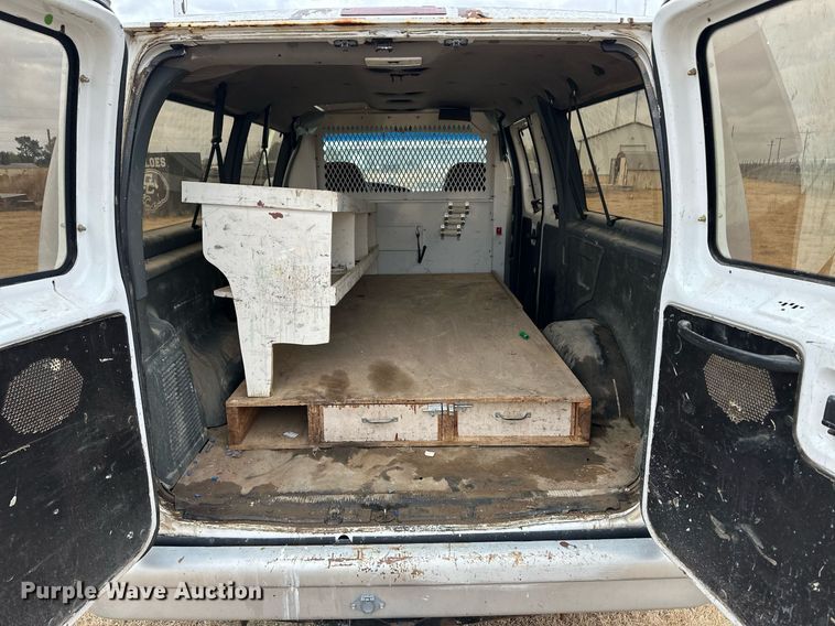 image for item ER8214 1996 Ford Club Wagon van