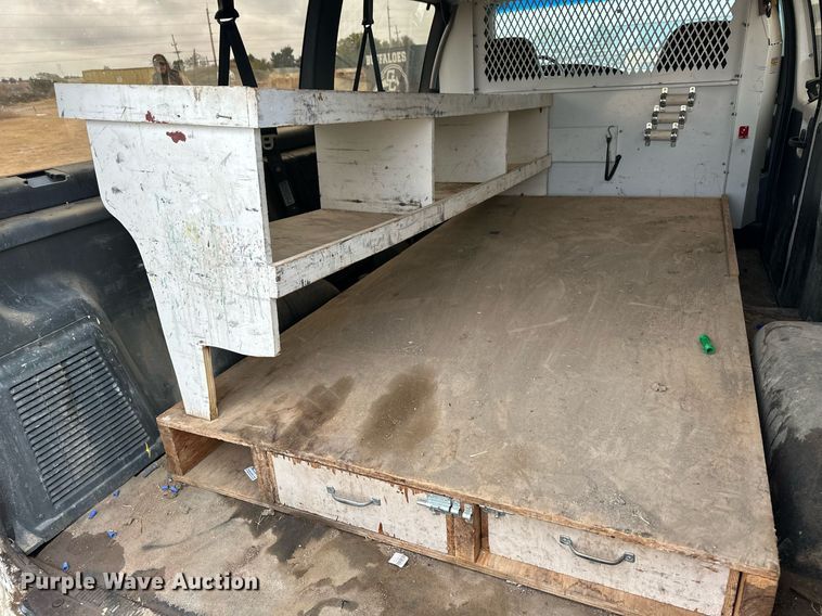 image for item ER8214 1996 Ford Club Wagon van