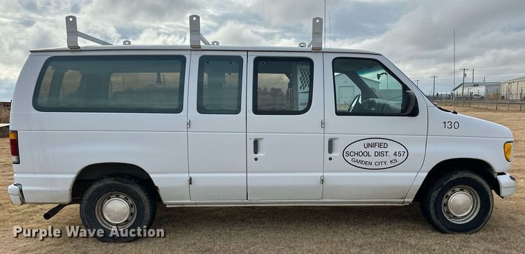 image for item ER8216 1994 Ford Club Wagon van