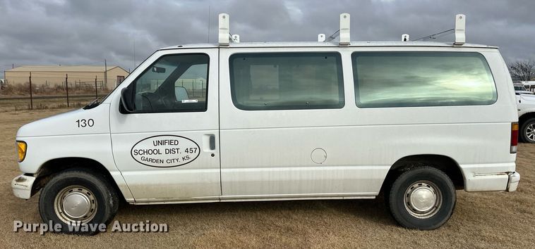 image for item ER8216 1994 Ford Club Wagon van