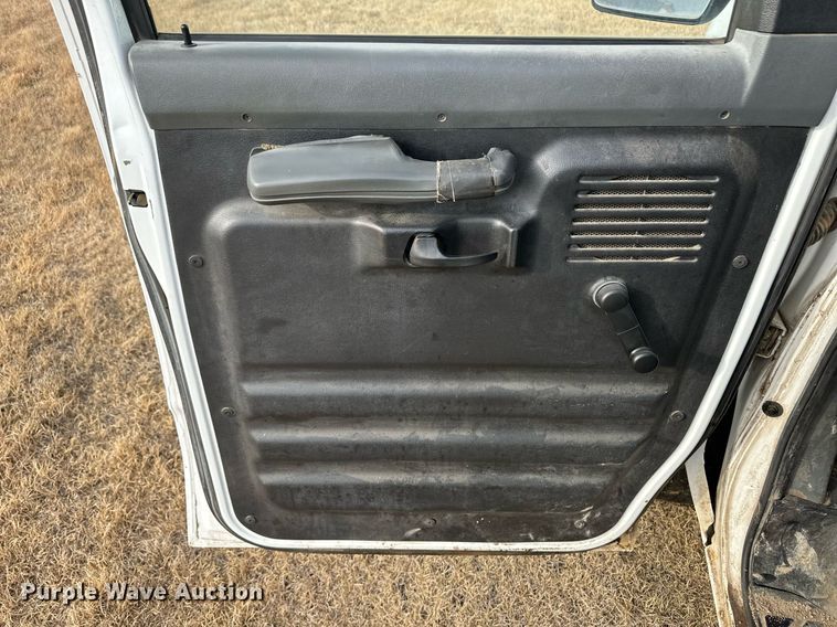 image for item ER8216 1994 Ford Club Wagon van