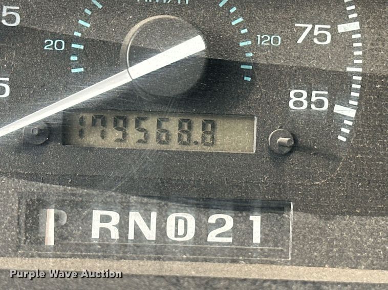 image for item ER8216 1994 Ford Club Wagon van