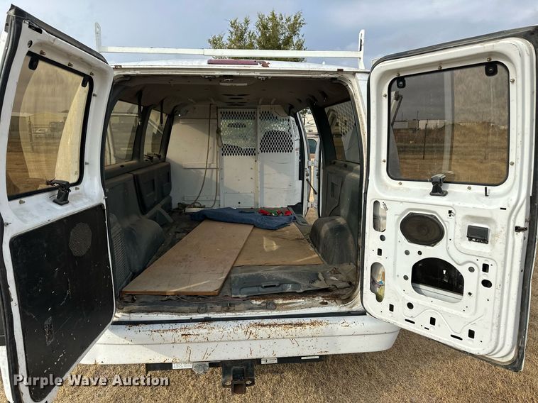 image for item ER8216 1994 Ford Club Wagon van