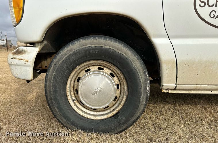 image for item ER8216 1994 Ford Club Wagon van