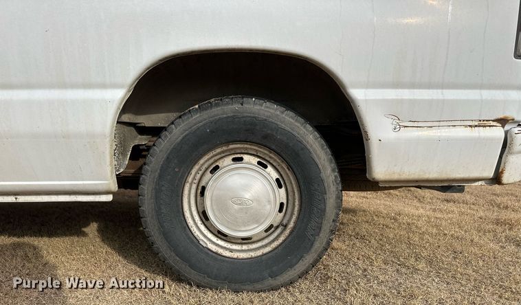 image for item ER8216 1994 Ford Club Wagon van