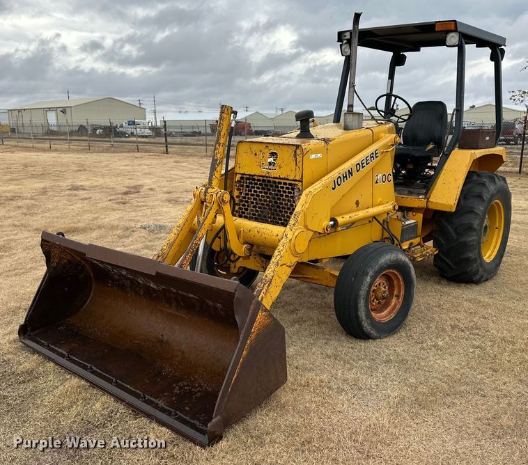image for item ER8219 1989 John Deere 210C backhoe