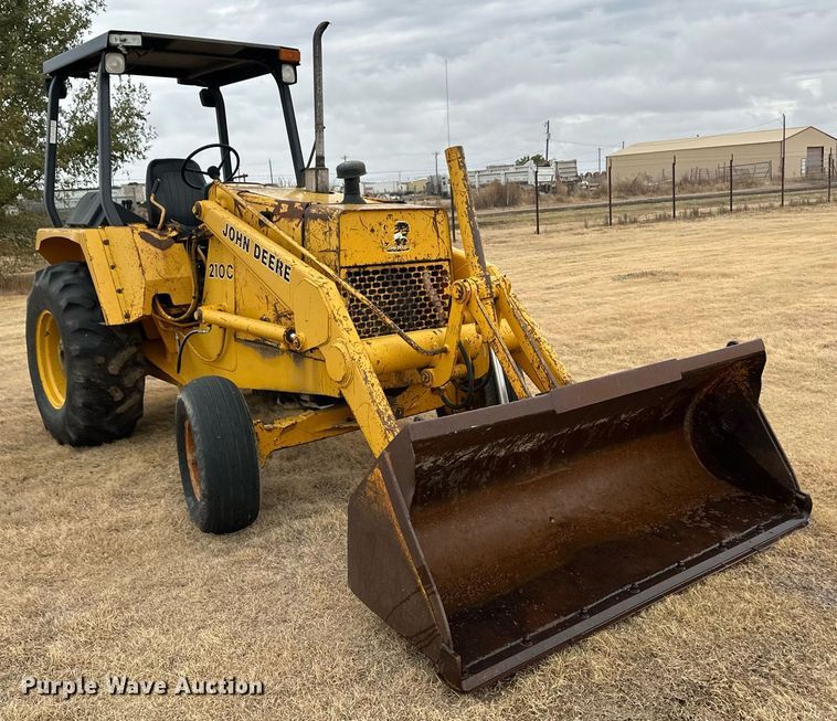 image for item ER8219 1989 John Deere 210C backhoe