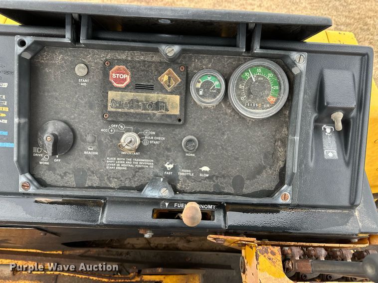 image for item ER8219 1989 John Deere 210C backhoe