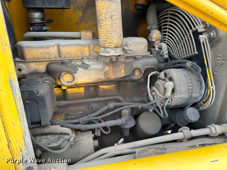 image for item ER8219 1989 John Deere 210C backhoe