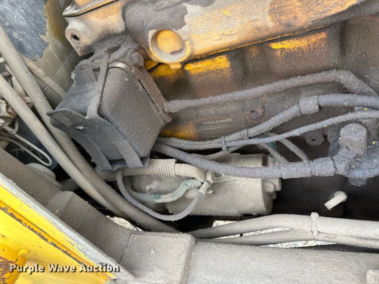 image for item ER8219 1989 John Deere 210C backhoe