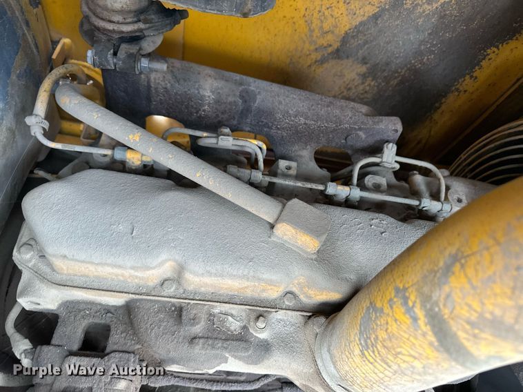 image for item ER8219 1989 John Deere 210C backhoe