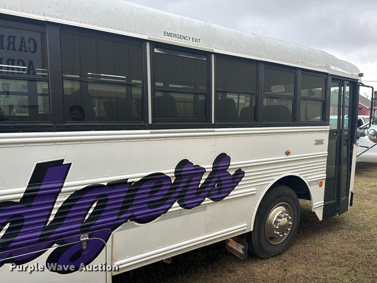 image for item IE9157 2001 Thomas   Saf-T-Liner MVP school bus