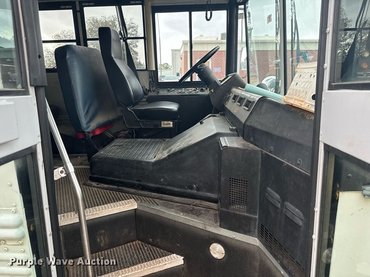 image for item IE9157 2001 Thomas   Saf-T-Liner MVP school bus