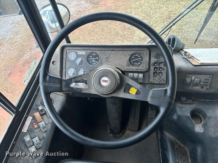 image for item IE9157 2001 Thomas   Saf-T-Liner MVP school bus