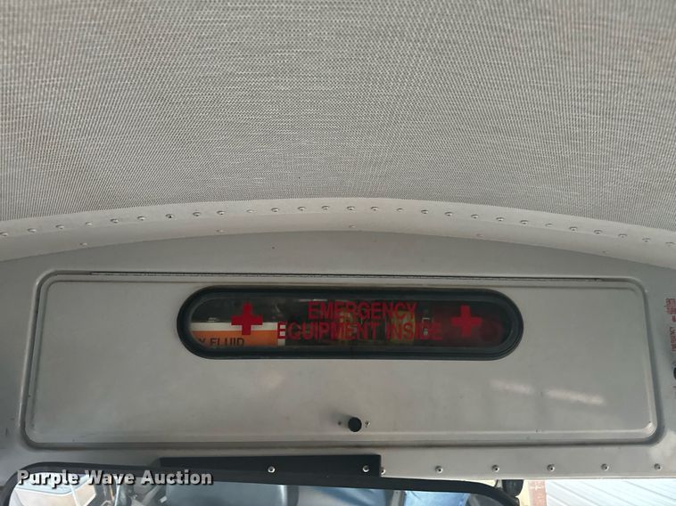 image for item IE9157 2001 Thomas   Saf-T-Liner MVP school bus