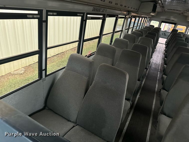 image for item IE9157 2001 Thomas   Saf-T-Liner MVP school bus