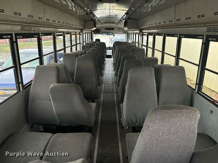 image for item IE9157 2001 Thomas   Saf-T-Liner MVP school bus