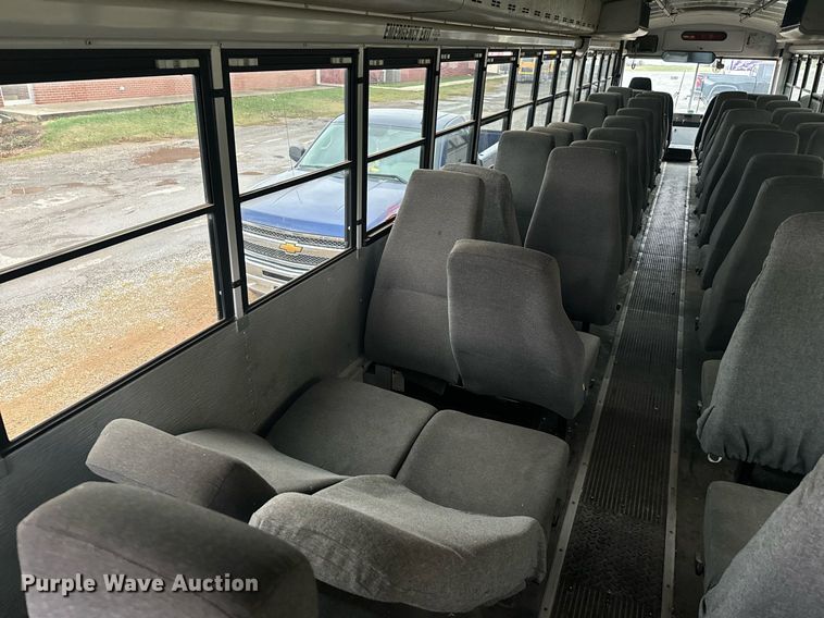 image for item IE9157 2001 Thomas   Saf-T-Liner MVP school bus