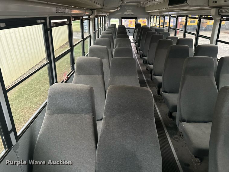 image for item IE9157 2001 Thomas   Saf-T-Liner MVP school bus