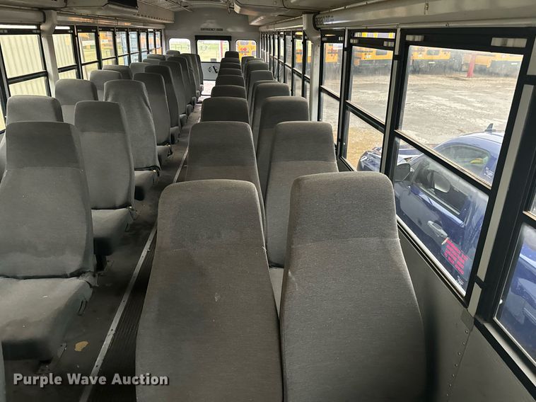 image for item IE9157 2001 Thomas   Saf-T-Liner MVP school bus