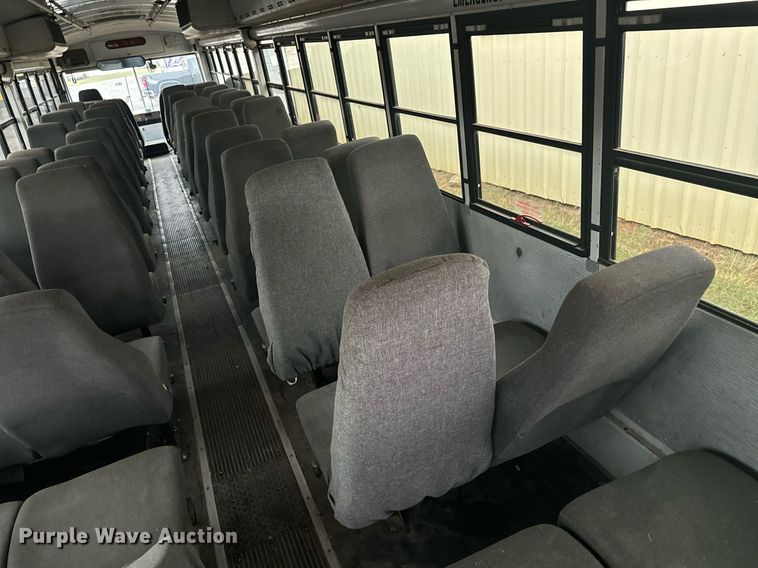 image for item IE9157 2001 Thomas   Saf-T-Liner MVP school bus