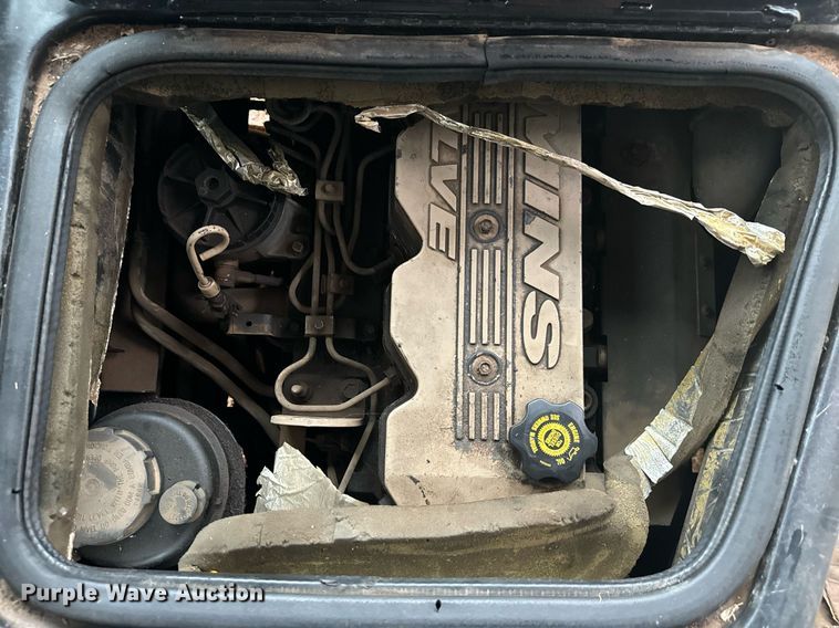 image for item IE9157 2001 Thomas   Saf-T-Liner MVP school bus