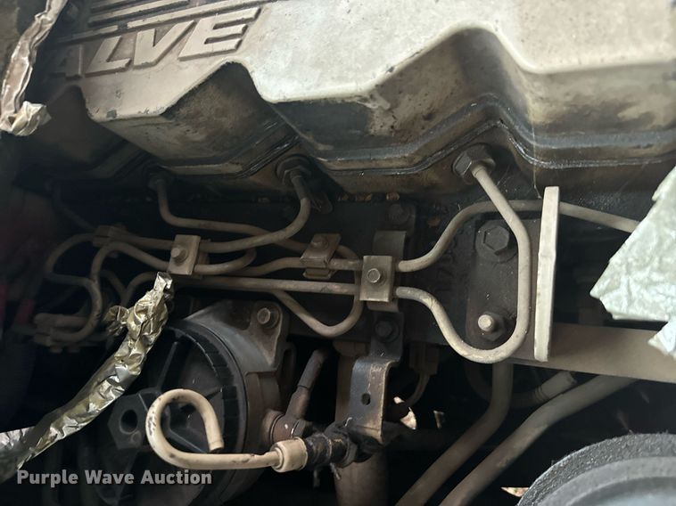 image for item IE9157 2001 Thomas   Saf-T-Liner MVP school bus