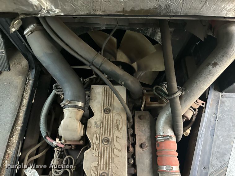 image for item IE9157 2001 Thomas   Saf-T-Liner MVP school bus