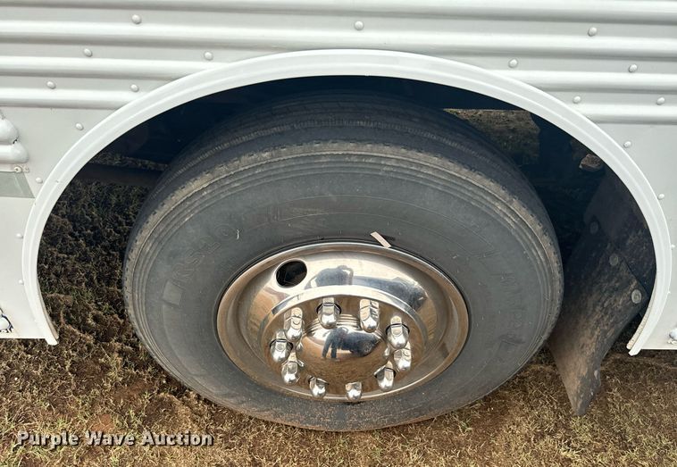 image for item IE9157 2001 Thomas   Saf-T-Liner MVP school bus