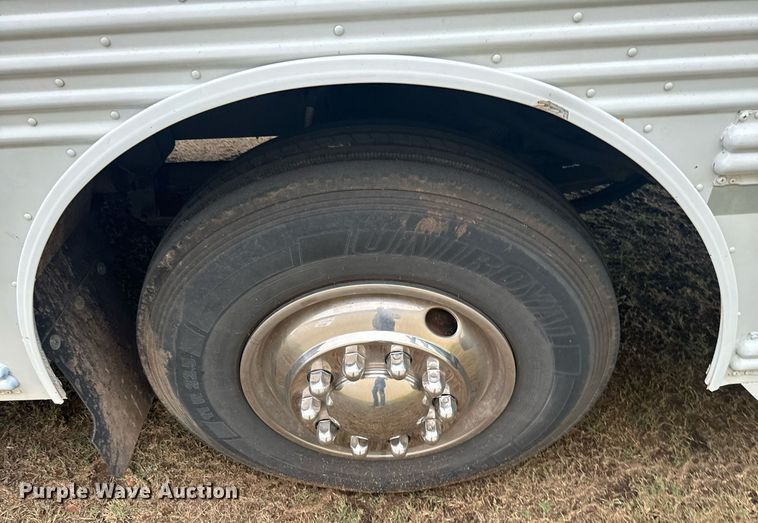 image for item IE9157 2001 Thomas   Saf-T-Liner MVP school bus