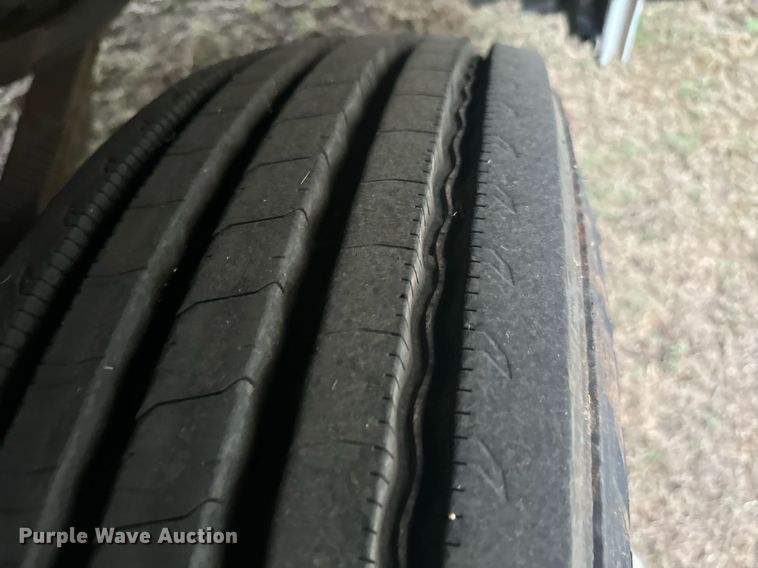 image for item IE9157 2001 Thomas   Saf-T-Liner MVP school bus