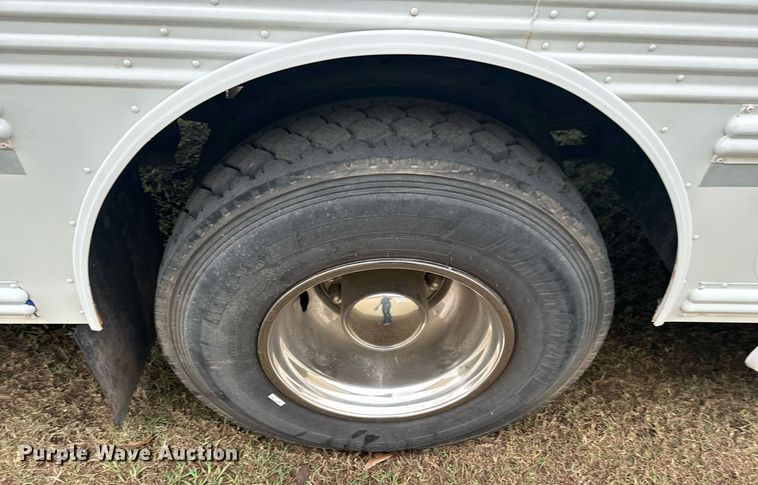 image for item IE9157 2001 Thomas   Saf-T-Liner MVP school bus